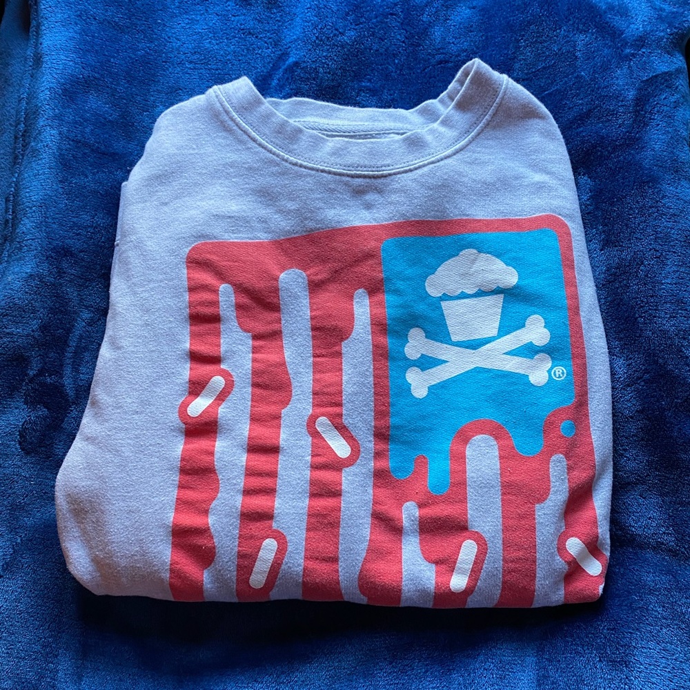 🇺🇸 American Flag Johnny Cupcakes 🧁 Crewneck - Large